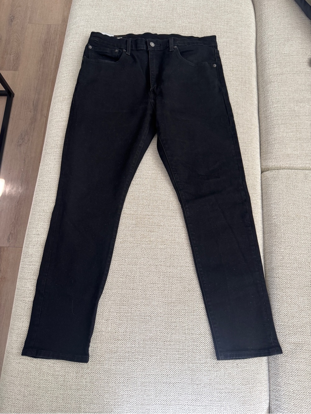 Levi's Men's Black Slim Straight Jeans - Picture 3 of 3